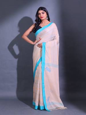 Off White Cotton Handwoven Saree With Woven Striped Designs 1