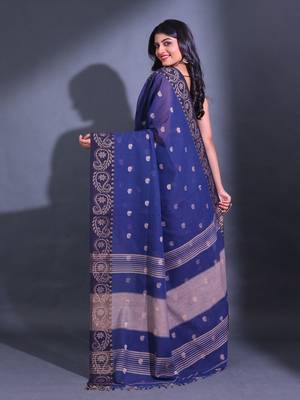 Blue Cotton Blend Handwoven Saree With Paisley Designs And Contrast Pallu 4