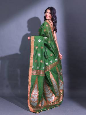 Green Cotton Blend Handwoven Saree With Nakshi Designs 4