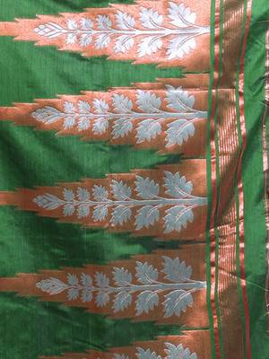 Green Cotton Blend Handwoven Saree With Nakshi Designs 5