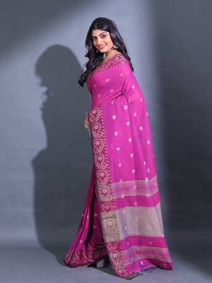 Magenta Cotton Blend Handwoven Saree With Paisley Designs And Contrast Pallu 3