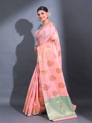 Pink Cotton Blend Handwoven Saree With Damask Motifs And Texture Pallu 3