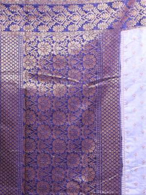 Grey Dupion Silk Handwoven Saree With Zari Woven Texture And Floral Patterns 5