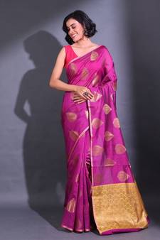 Purple Cotton Handwoven Saree With Damask Motifs And Texture Pallu