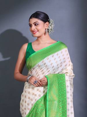 White Dupion Silk Handwoven Saree With Zari Woven Texture Patterns 1