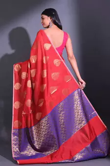 Dark Red Cotton Handwoven Saree With Damask Motifs And Texture Pallu