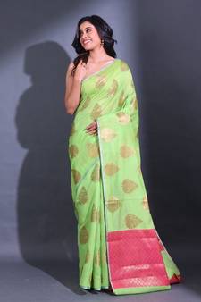 Light Green Cotton Handwoven Saree With Damask Motifs And Texture Pallu