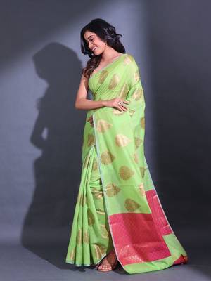 Light Green Cotton Handwoven Saree With Damask Motifs And Texture Pallu 3