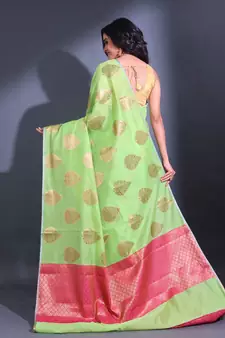 Light Green Cotton Handwoven Saree With Damask Motifs And Texture Pallu