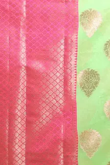 Light Green Cotton Handwoven Saree With Damask Motifs And Texture Pallu