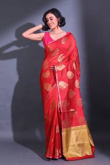 Charry Red Cotton Handwoven Saree With Damask Motifs And Texture Pallu