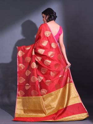 Charry Red Cotton Handwoven Saree With Damask Motifs And Texture Pallu 4