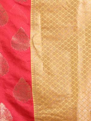 Charry Red Cotton Handwoven Saree With Damask Motifs And Texture Pallu 5