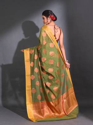Sap Green Cotton Handwoven Saree With Nakshi Pattern And Floral Borders 4