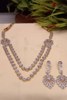 White necklace-sets