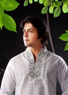White embroidered linen kurta-pajama 2