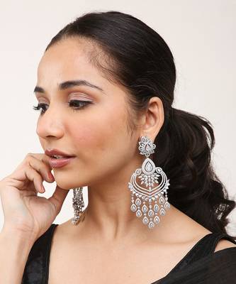Colourless Silver Rhodium Earings 1
