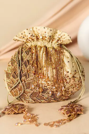 Vareli Bafna Designs
