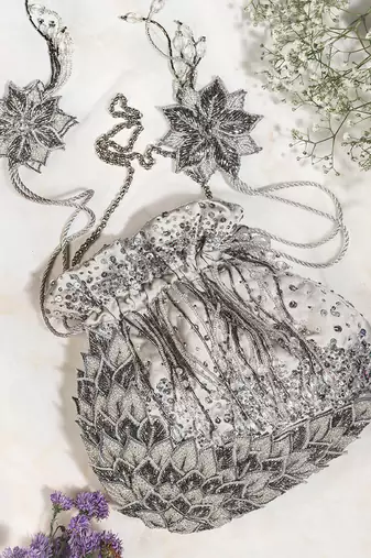 Vareli Bafna Designs