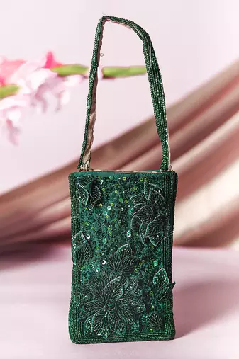 Vareli Bafna Designs