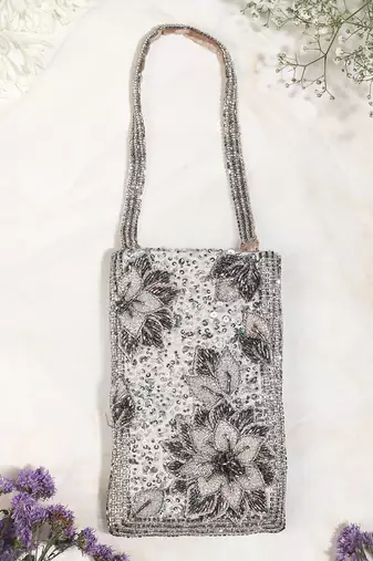 Vareli Bafna Designs