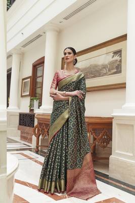 Green Traditional Indian thread Weaving Patola Silk bland Saree With Boluse  2