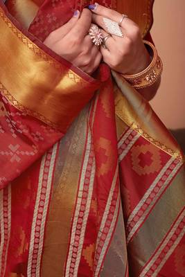 Red Woven Art Silk Saree With Blouse 3