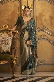 Green Woven Silk Blend Saree With Blouse