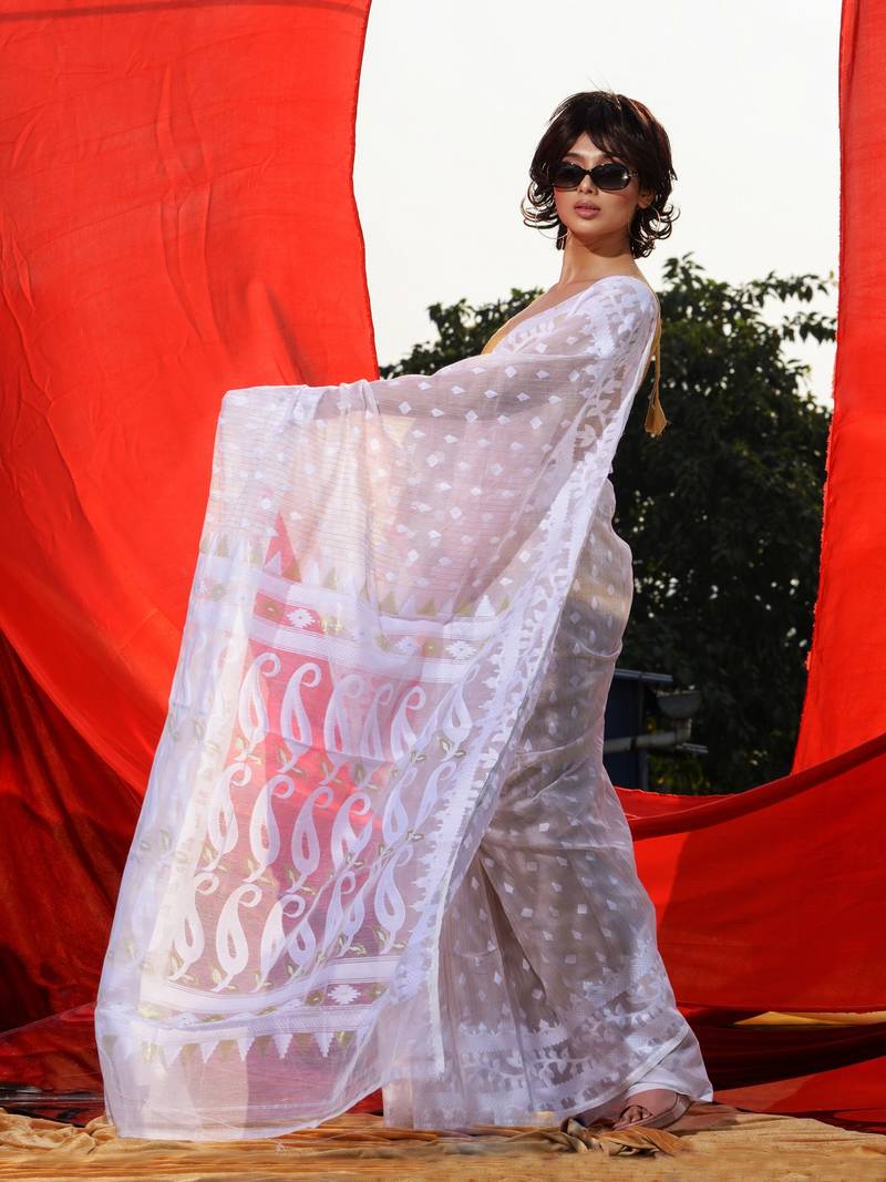 Jamdhani Cotton Saree with Zari Weave and Tassel Pallu – Pastel Festive Wear