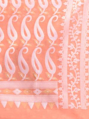 Peach Silk Cotton Handwoven Jamdani Saree With Floral Borders And Paisley Pallu 5