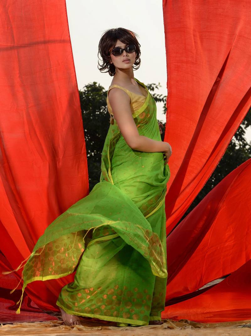 Green Cotton Blend Handwoven Saree With Geometric Motifs And Zari Stripes