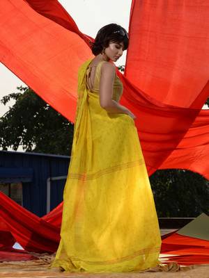 Yellow Cotton Blend Handwoven Saree With Geometric Motifs And Zari Stripes 4