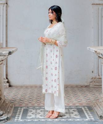Ivory Georgette Floral Embroidered Straight Kurta Set 2