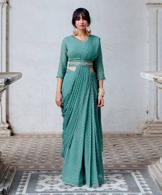 Sea Green Georgette Draped Saree With Belt Set 1