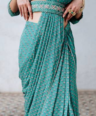 Sea Green Georgette Draped Saree With Belt Set 7