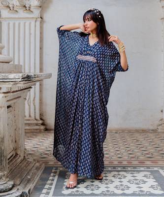 Indigo Georgette Floral Booti Kaftan 5