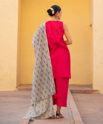 Fuschia Pink Front Tassel Tie Up Suit Set With Geometric Print Dupatta 2