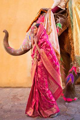 Ruby Pink Soft Silk Saree In Handloom Weaving With Sequins 2