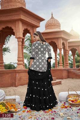 Black embroidered faux georgette salwar 4