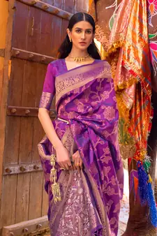 Women'S Silk Blend Purple Embellished Handloom Saree With Unstitched Blouse