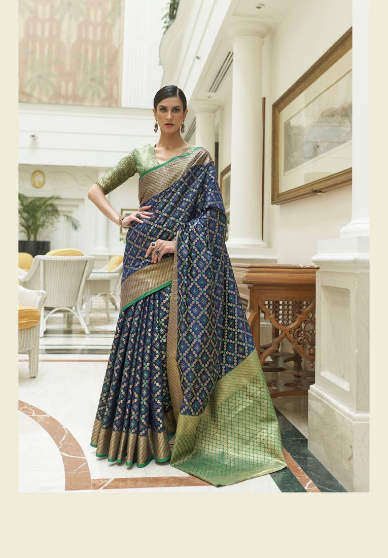 Navy Blue Traditional Indian thread Weaving Patola Silk bland Saree With Boluse 
