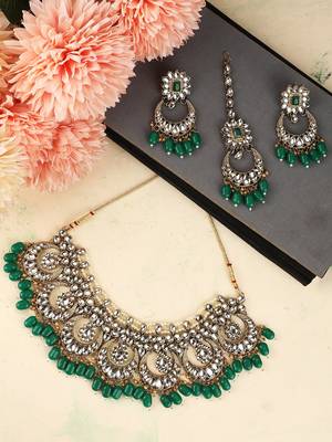 Traditional Gold Plated Green Colored Kundan and Pearl Studded Bridal Necklace Set with Earring and Maangtikka 1