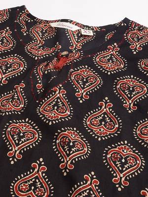 Black thread embroidery cotton salwar 2