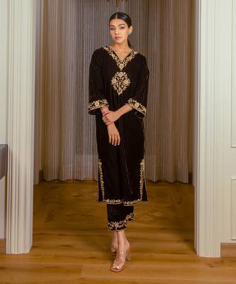 Silk Velvet Embroidered Kurta Set 2