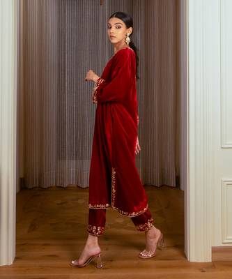 Silk Velvet Embroidered Kurta Set 4