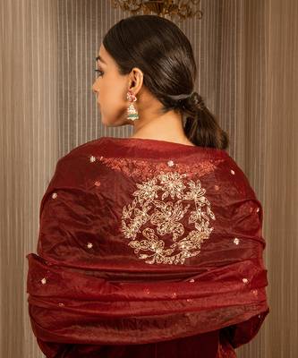 Embroidered Velvet Kurta Set 5