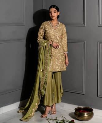 Pear Green Embellished Tunic Set 1