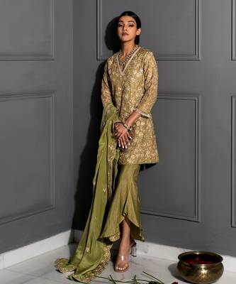 Pear Green Embellished Tunic Set 2