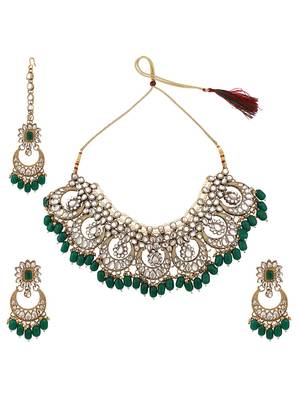 Traditional Gold Plated Green Colored Kundan and Pearl Studded Bridal Necklace Set with Earring and Maangtikka 4
