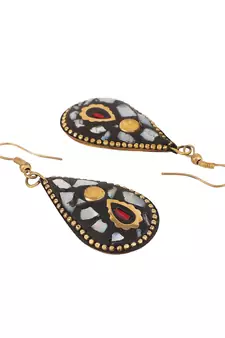 Statement Gold Plated Multicolored Chips Studded Abstract Design Necklace Set with Earring for Women and Girls.